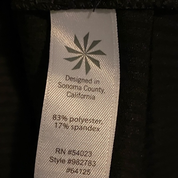 NWOT ATHLETA  ATHLEISURE TOP SIZE XS 2 TONE BLACK - Picture 6 of 9